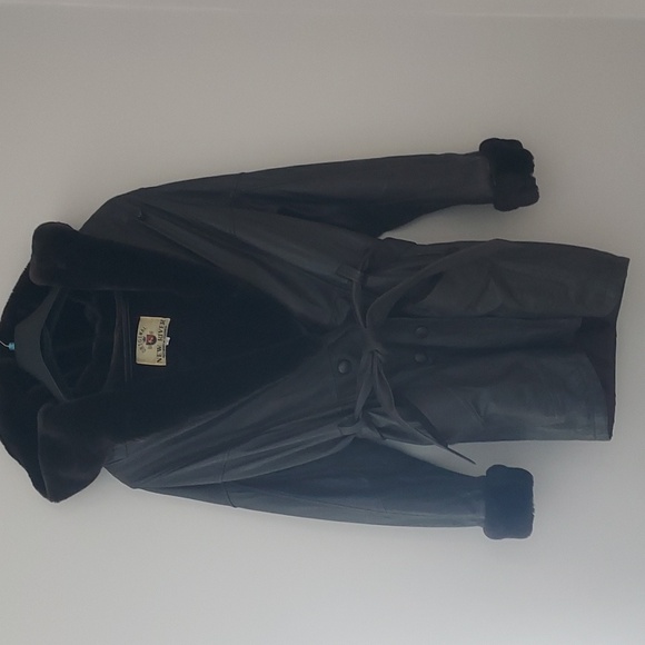 Jackets & Blazers - New River, authentic leather w/Fur Hood Size Large Snaps in front with Belt